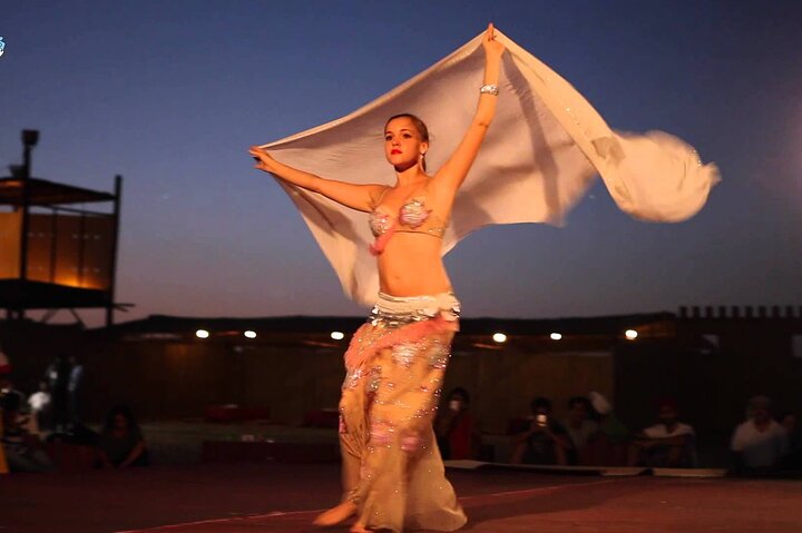 VIP Red Dunes Desert Safari ,BBQ Dinner,Belly Dance  Fire Show