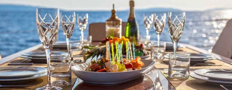 SUPER YACHT FINE DINING DELIGHT